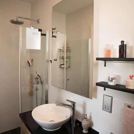 Modern And Cozy Designer In Relaxing Environment Cirénia