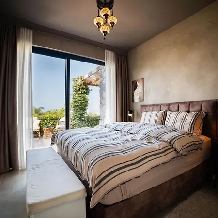 Modern And Cozy Designer In Relaxing Environment Apartment Kyrenia (Northern Cyprus)