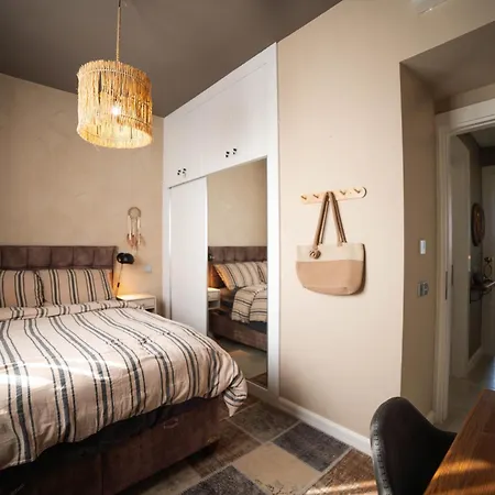 Apartman Modern And Cozy Designer In Relaxing Environment *