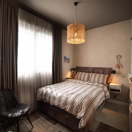 Apartman Modern And Cozy Designer In Relaxing Environment