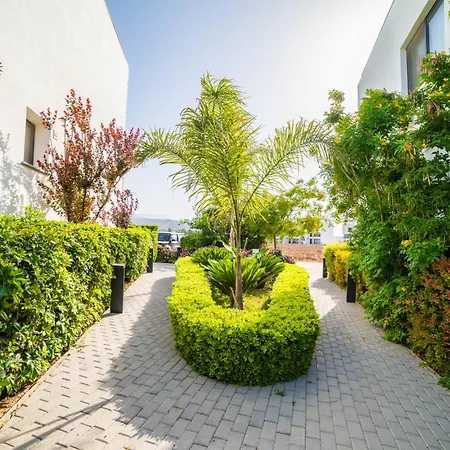 Apartman Modern And Cozy Designer In Relaxing Environment *