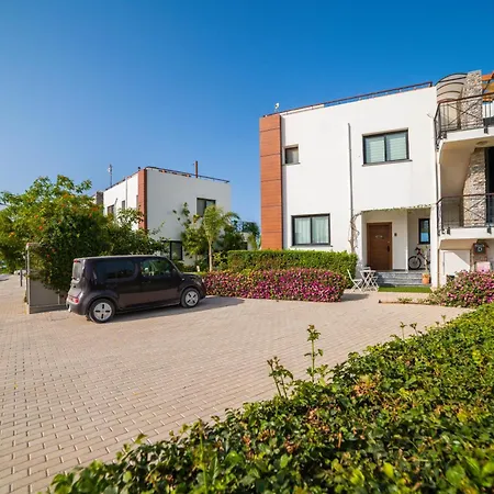 Apartman Modern And Cozy Designer In Relaxing Environment