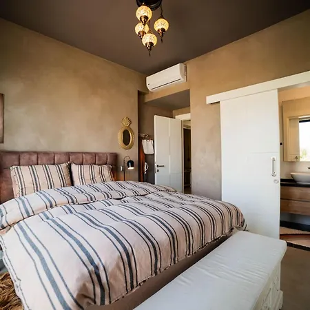 Modern And Cozy Designer In Relaxing Environment Apartman Kerínia
