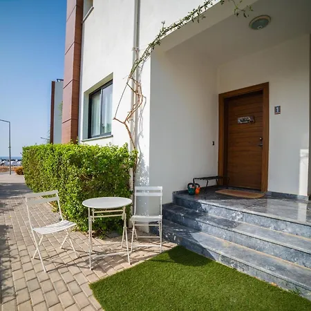 Modern And Cozy Designer In Relaxing Environment Apartman Kerínia